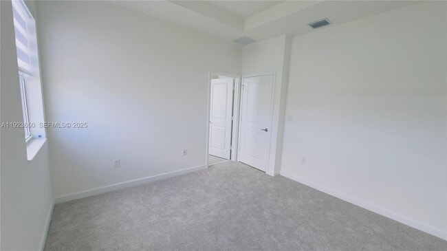 Building Photo - 2755 SE 25th Ave