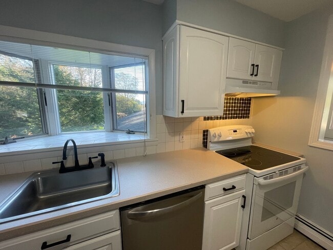 Building Photo - 4BR/1.5 Bath in Dalton – $2,800/mo Peacefu...