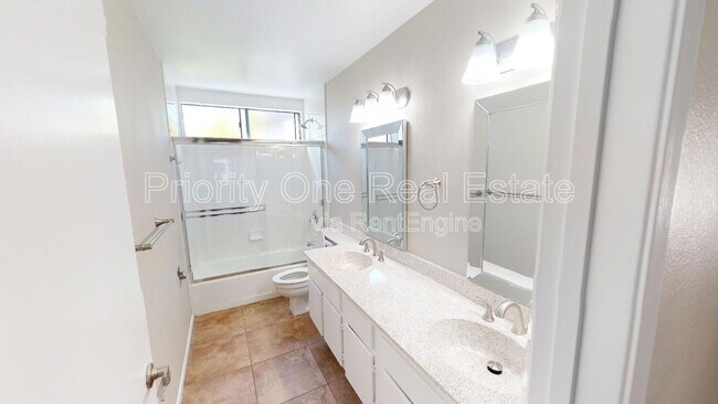 Building Photo - 17410 St Andrews Dr
