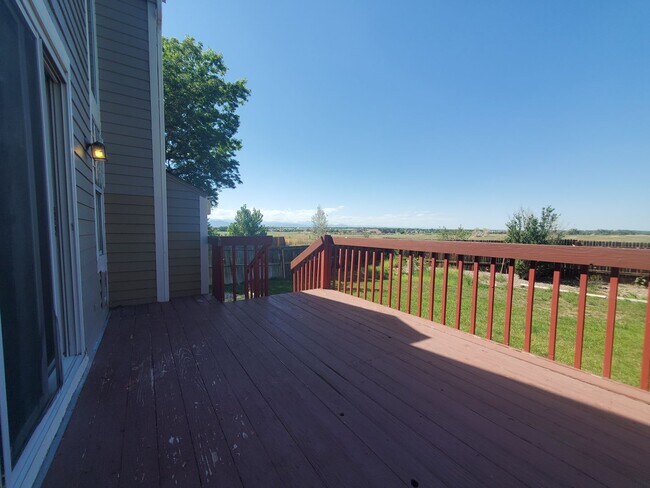 Building Photo - 3 Bedroom Home w Extra Room and 2 Car Garage in Stratford Lakes!