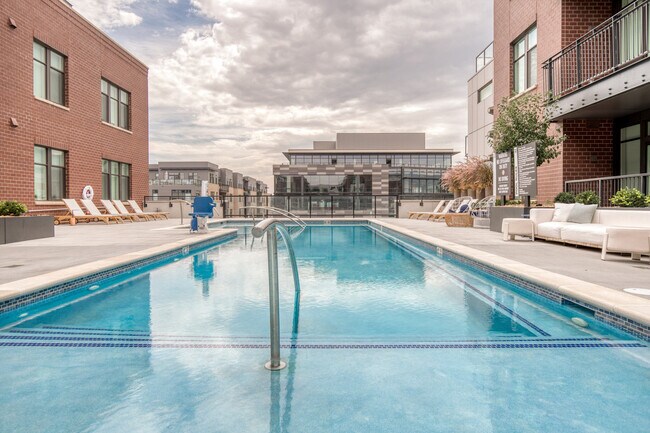 Building Photo - 3000 Pearl Pkwy