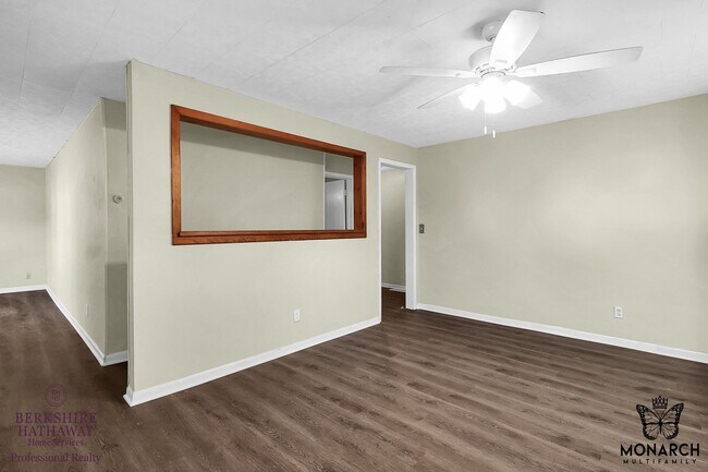 Building Photo - Affordable 3 Bedroom Home