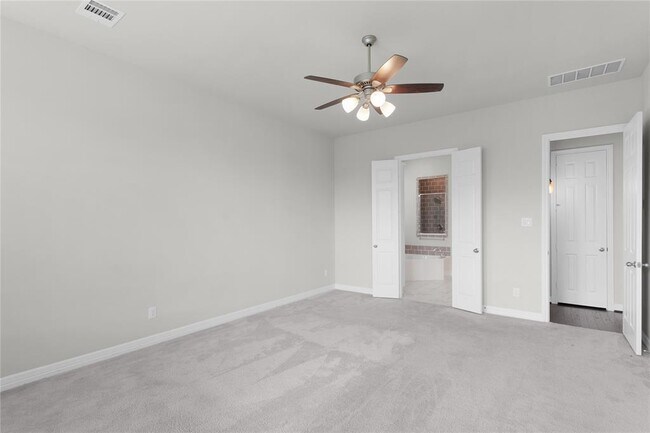 Building Photo - 6026 Lake Bridge Ln