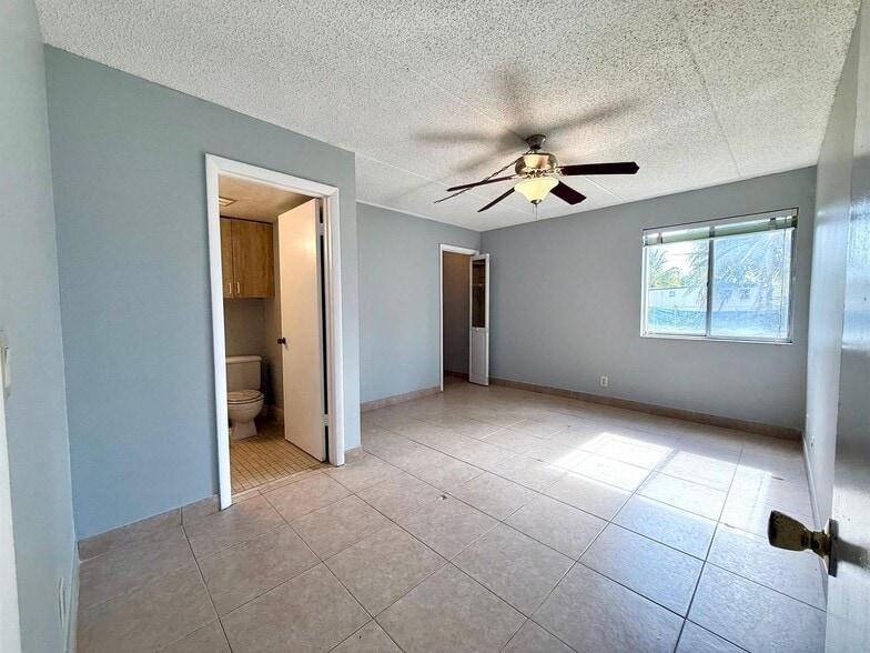 Building Photo - 1821 Fairview Villas Dr