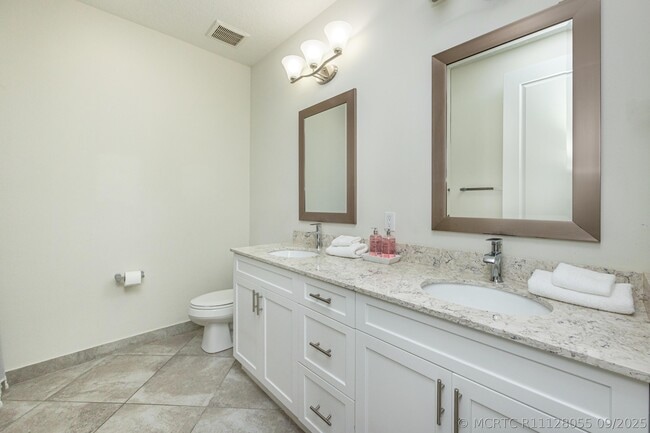 Building Photo - 151 Sword Fern Pl