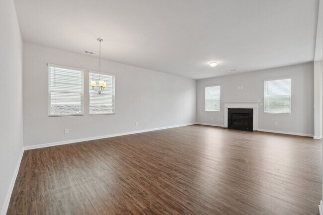 Building Photo - Enclave at Dawson Forest