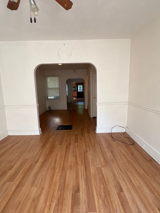 Building Photo - Spacious 2 Bedroom House Coming Soon 07/01