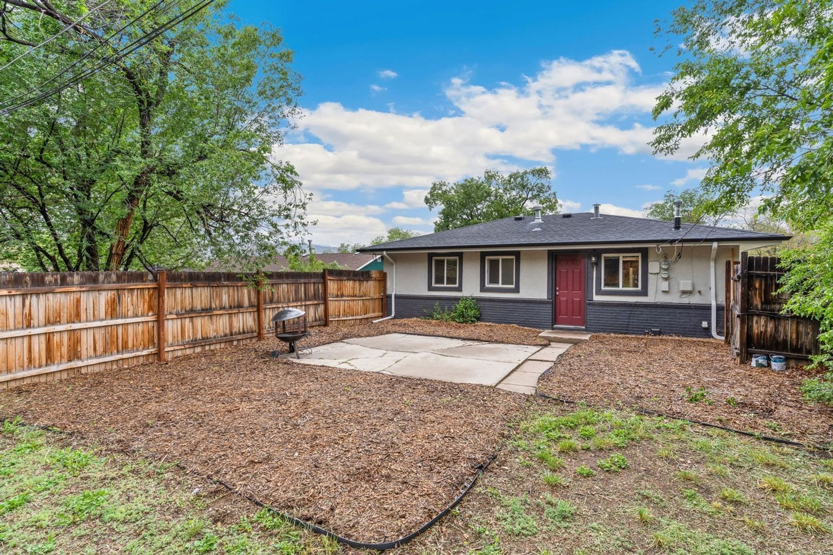 Building Photo - 405 Wilhelmia Ave