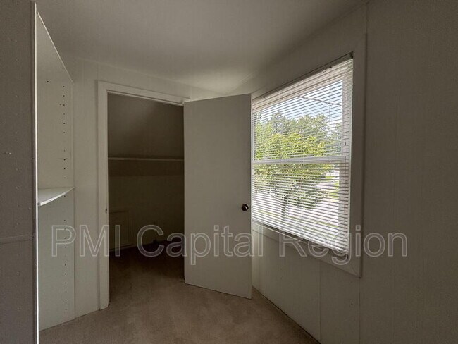 Building Photo - 5830 Vandegrift Ave