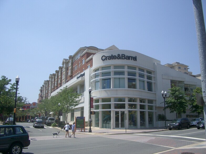 Nearby Retail - 2001 15th St North