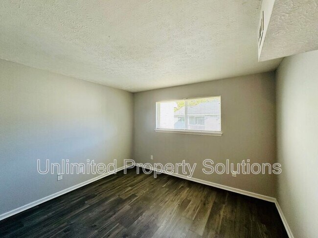 Building Photo - 209 Sunn Aire Ct