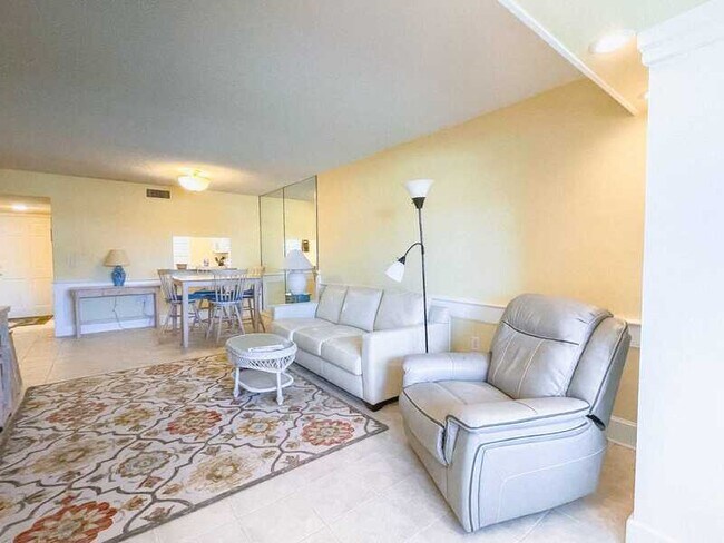 Building Photo - 10350 Imperial Point Dr W