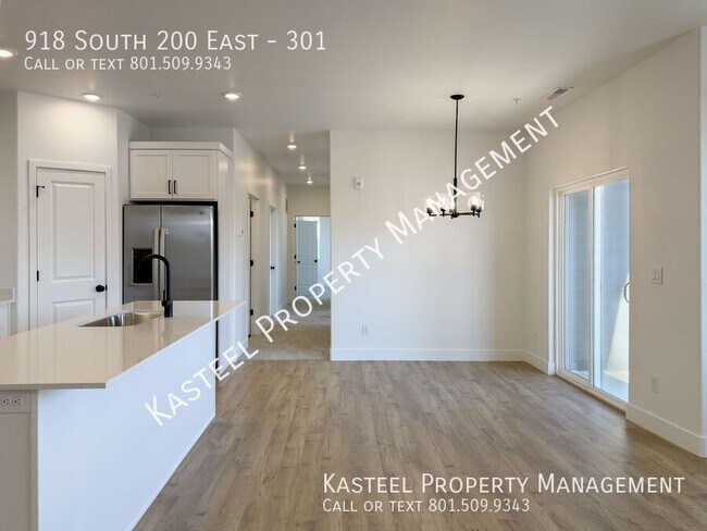 Building Photo - 918 S 200 E