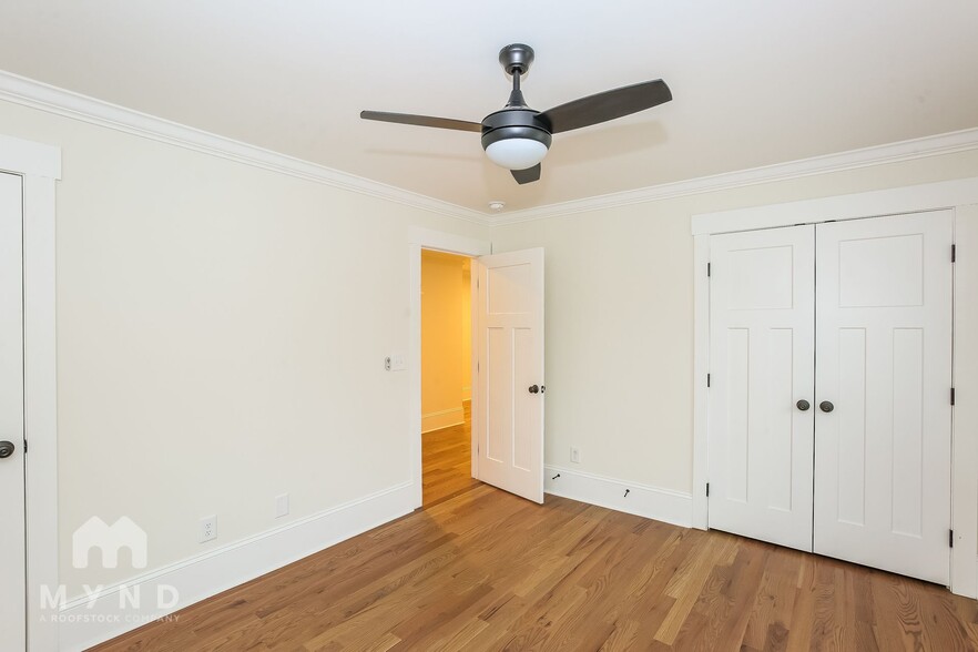 Building Photo - 1706 S Mint St