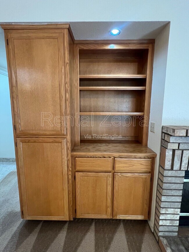 Building Photo - 3068 W Queens Cir