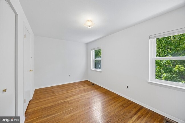 Building Photo - 517 S Randolph Ct