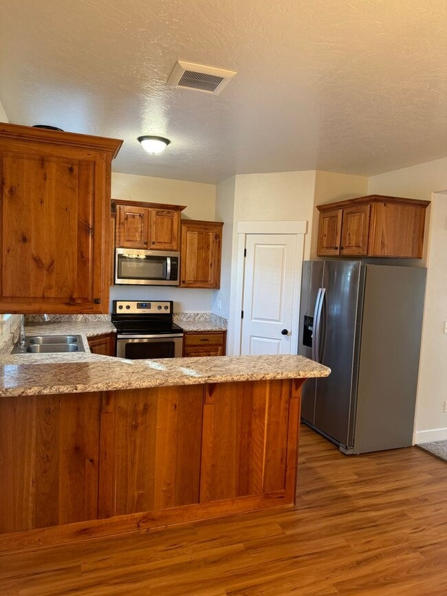 Building Photo - Spacious Townhome for rent in Rexburg
