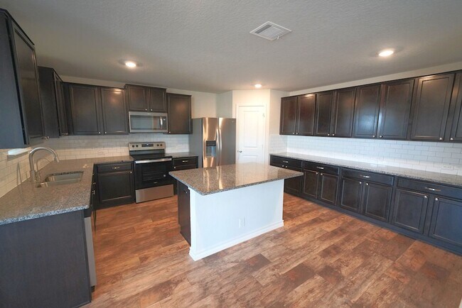 Building Photo - Like New Home in Red River Ranch (Cibolo) - Realtor Commission: $500