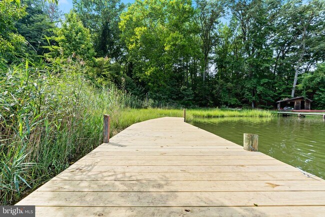 Building Photo - 45105 Mill Creek Way
