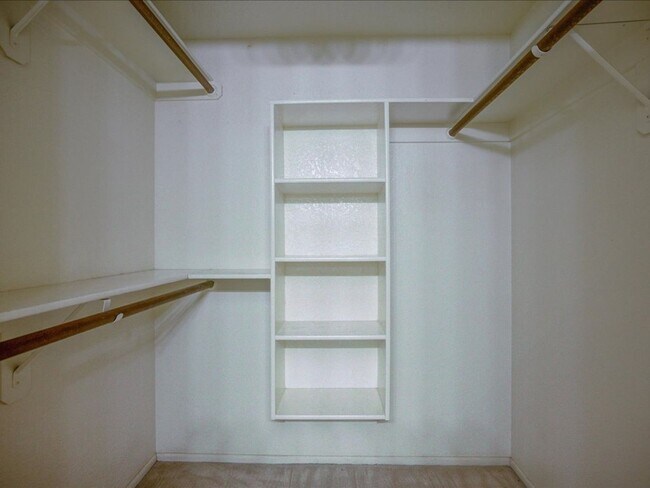 Building Photo - NOW ACCEPTING DOGS!