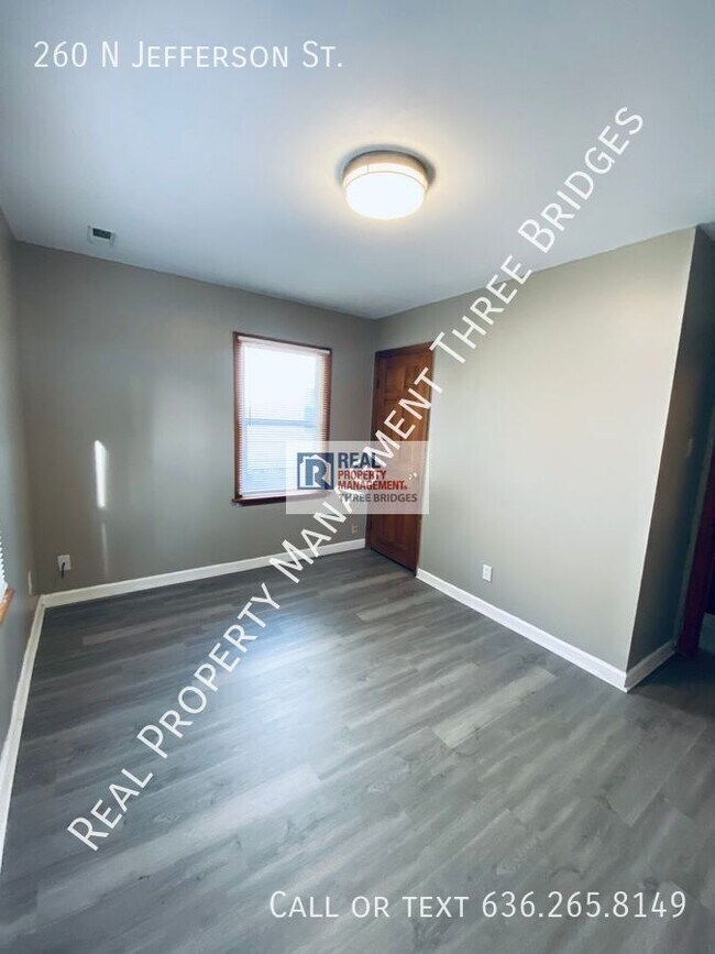 Building Photo - 260 N Jefferson St