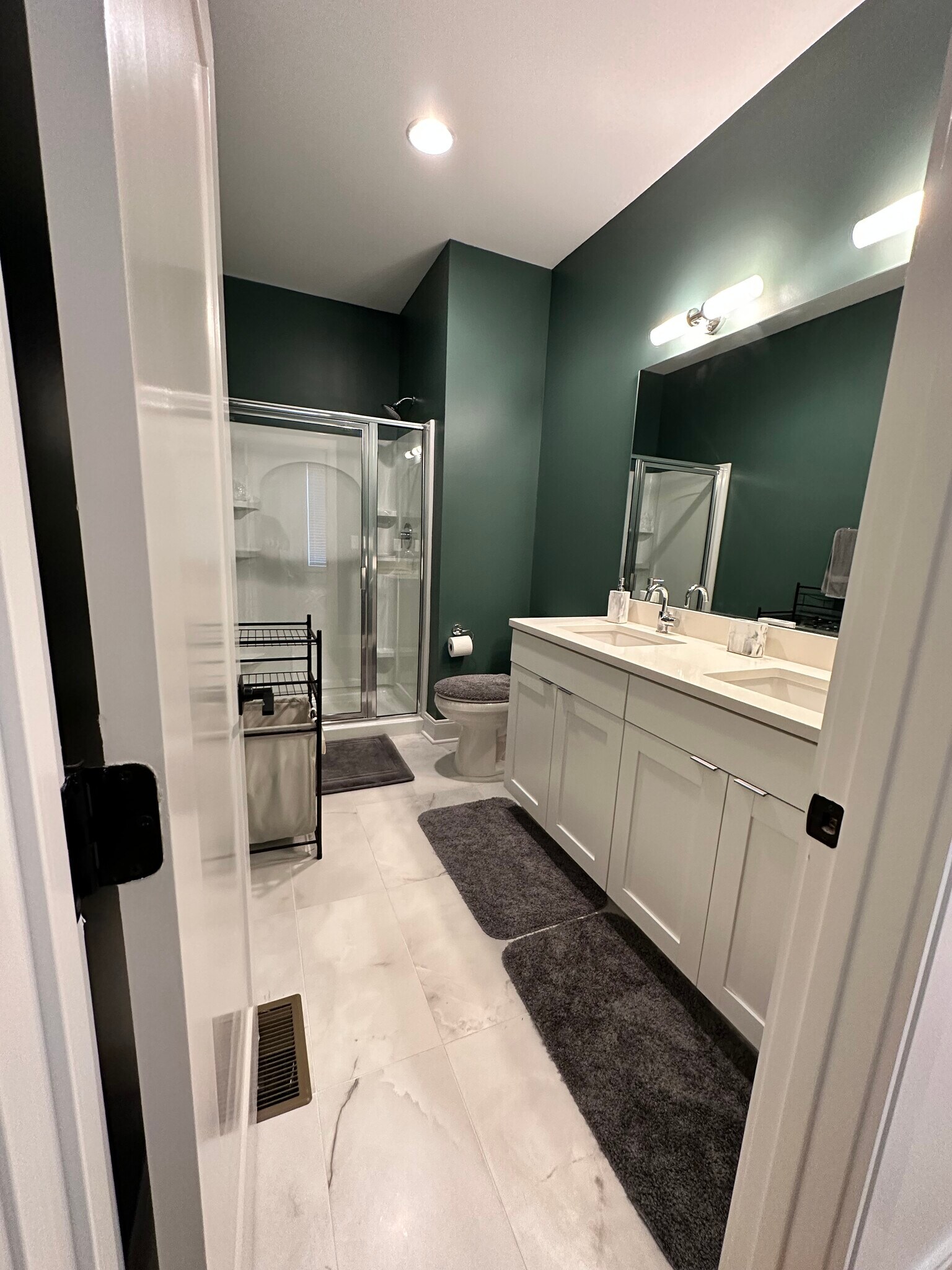 Building Photo - 1535 Yarra St