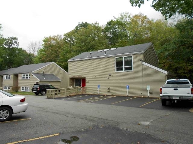 Primary Photo - Lebanon Hill Housing