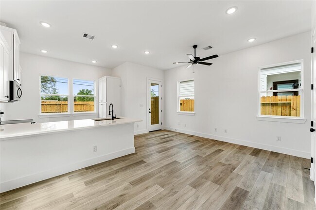 Building Photo - 8506 Wileyvale Rd