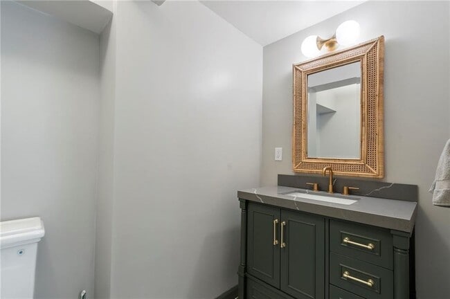 Building Photo - 2373 Virginia Pl NE