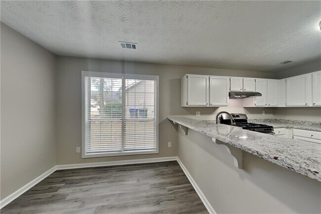 Building Photo - 1621 Omie Way