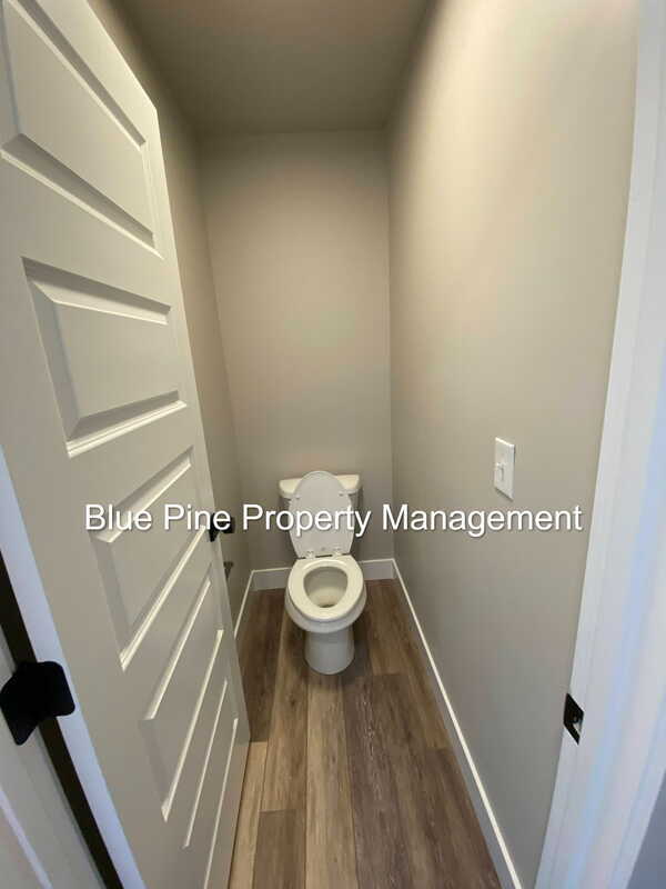 Building Photo - 2890 Sunburst Dr