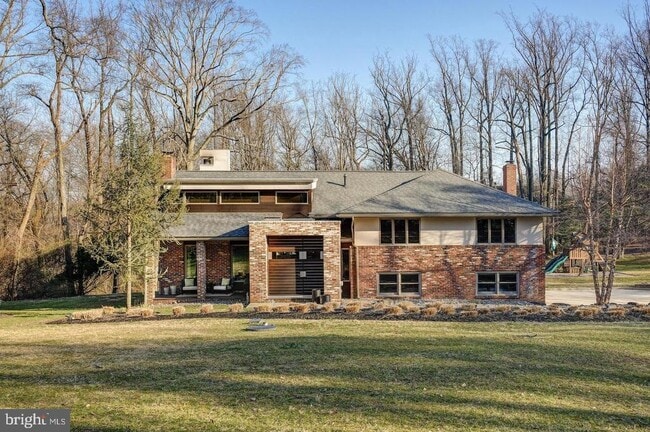 Building Photo - 1127 Winding Dr