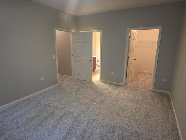 Building Photo - 2250 Aurora Dr