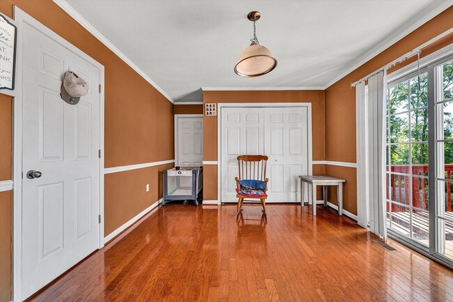 Building Photo - 221 Minnie Bell Ln