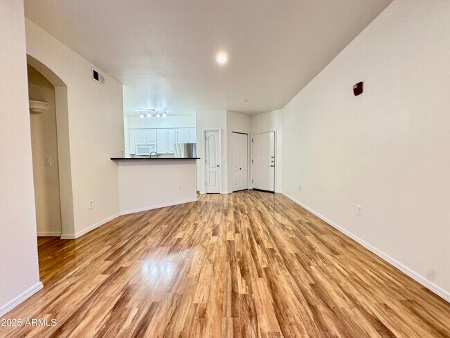 Building Photo - 1701 E Colter St