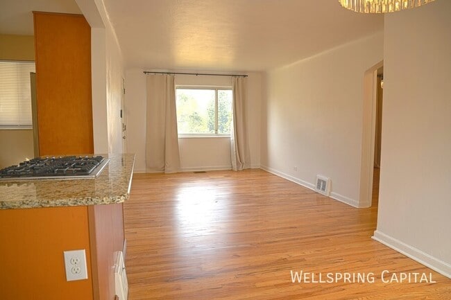 Building Photo - 2690 Pontiac St