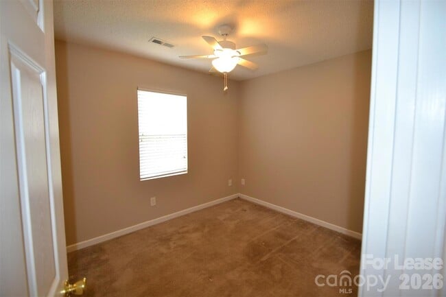 Building Photo - 112 Dundee Ct