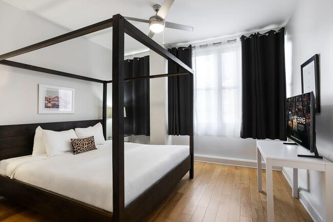 Building Photo - 925 Common St