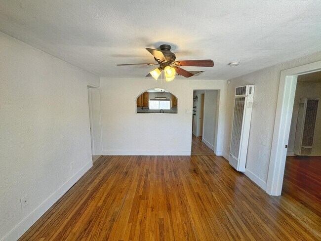 Building Photo - 1525 Edith Blvd NE