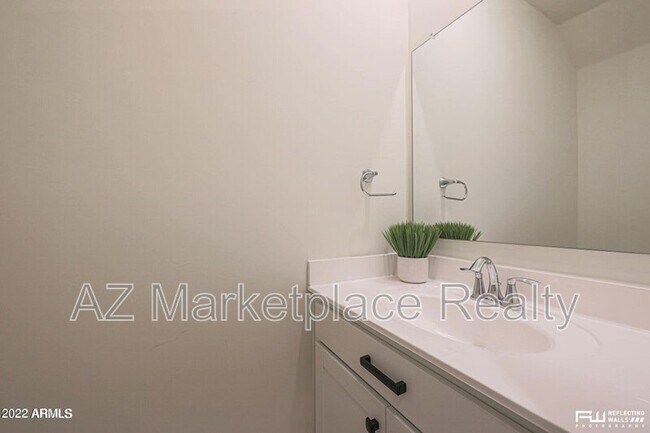 Building Photo - 2149 W Harmont Dr