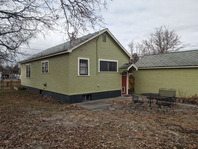 Building Photo - Cozy, Pet Friendly Northside Home