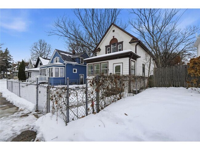 Building Photo - 3451 N Oliver Ave