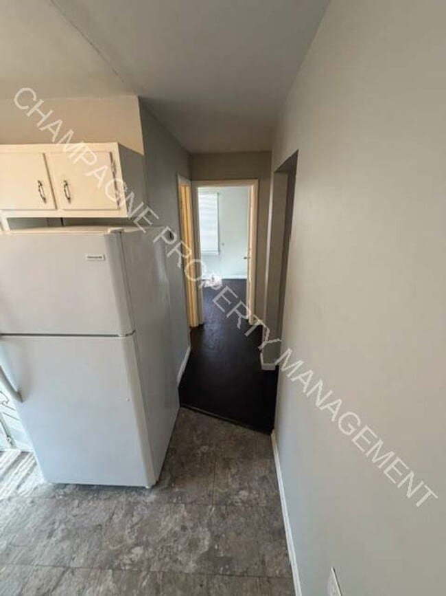 Building Photo - 615/617 Deweese St