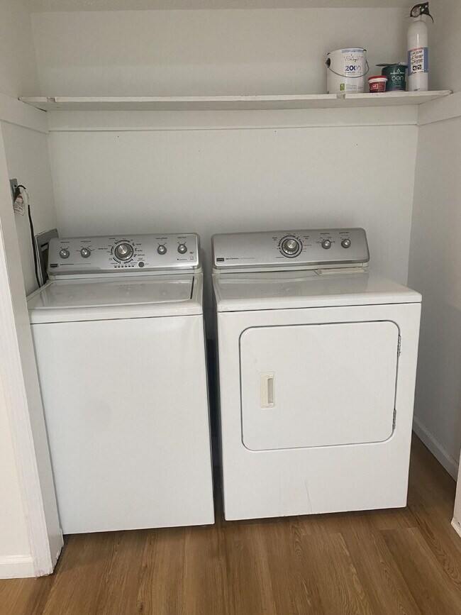 Building Photo - Charming 2 Bed, 1.5 Bath in the Heart of East Nashville