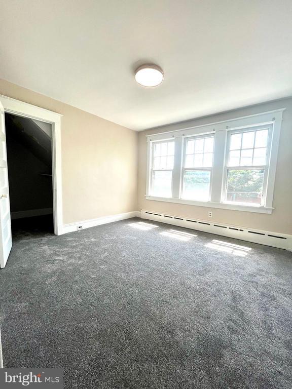 Building Photo - 1549 Brunswick Ave