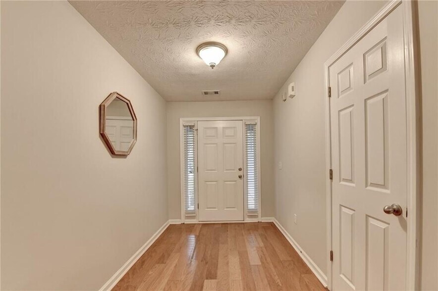 Building Photo - 310 Andrew Ridge Dr