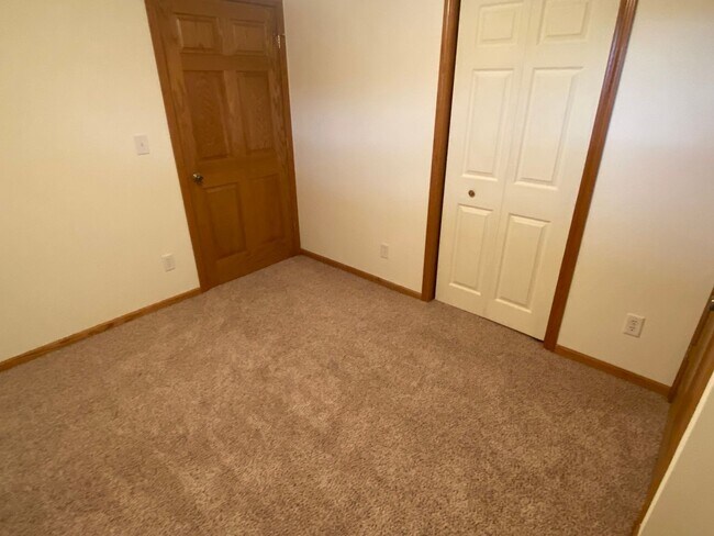 Building Photo - 3-Bedroom, 3-Full Bath Single Family Home with Amazing City Views