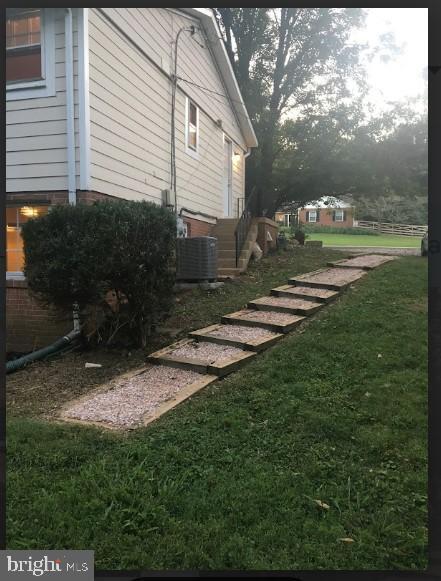 Building Photo - 731 Miller Ave