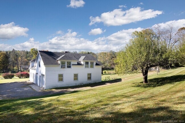 Building Photo - 104 Sunset Ridge Rd