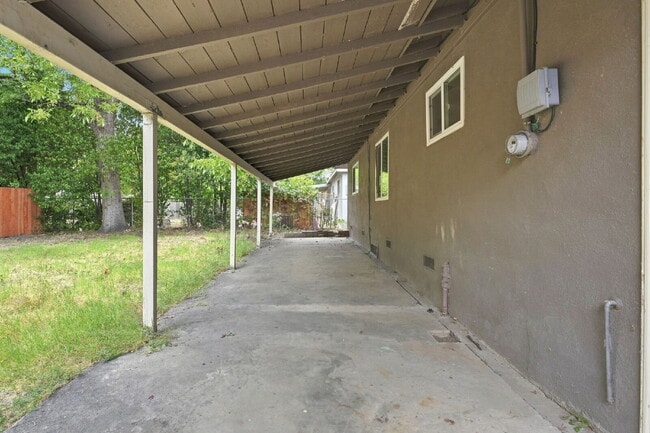 Building Photo - 3/1 Charmer in the Garden Tract - Dog Friendly